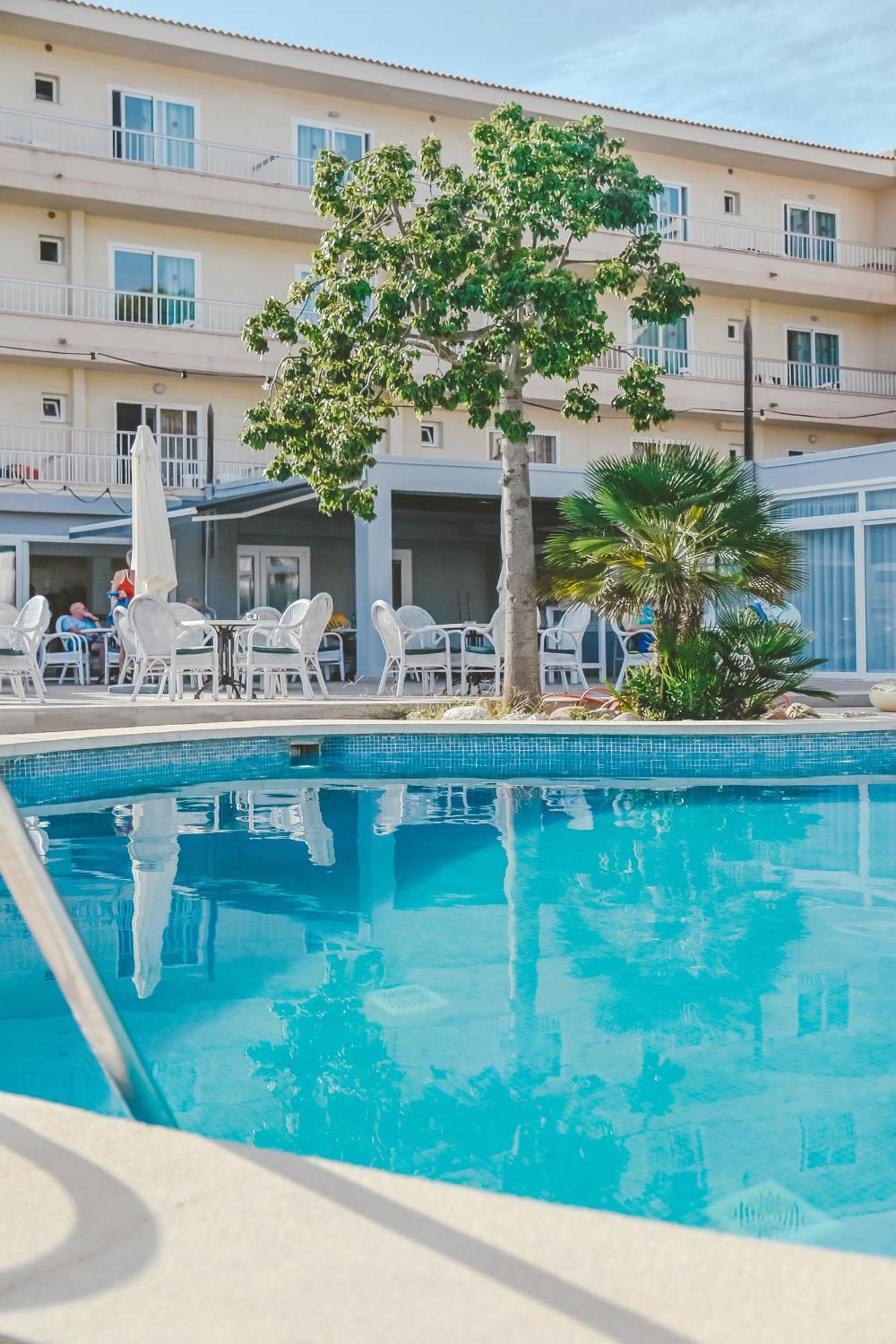 Hotel Lliteras Кала Ратхада Екстериор снимка