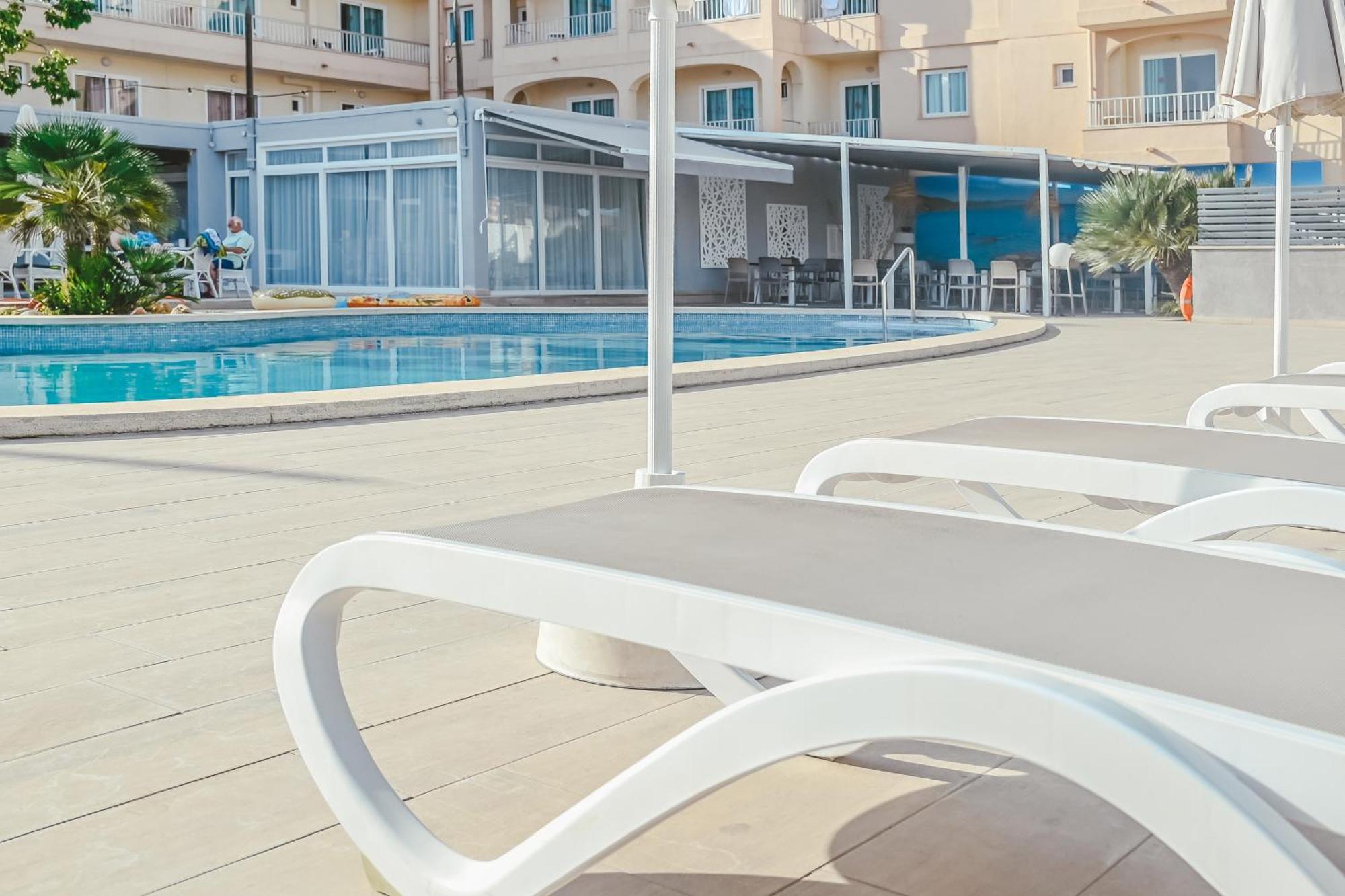 Hotel Lliteras Кала Ратхада Екстериор снимка