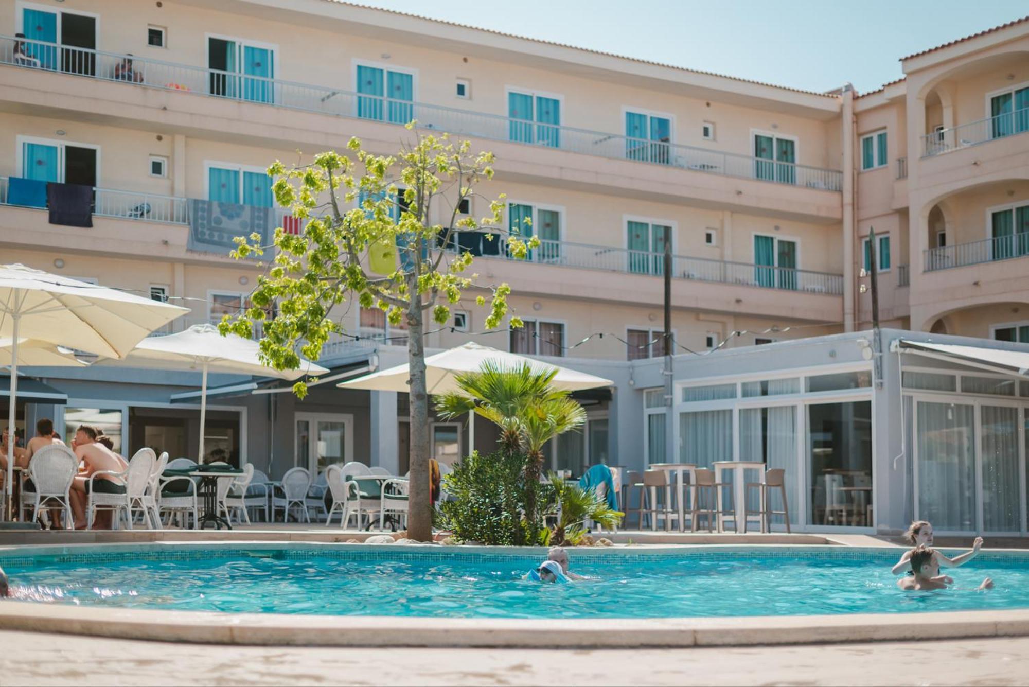 Hotel Lliteras Кала Ратхада Екстериор снимка