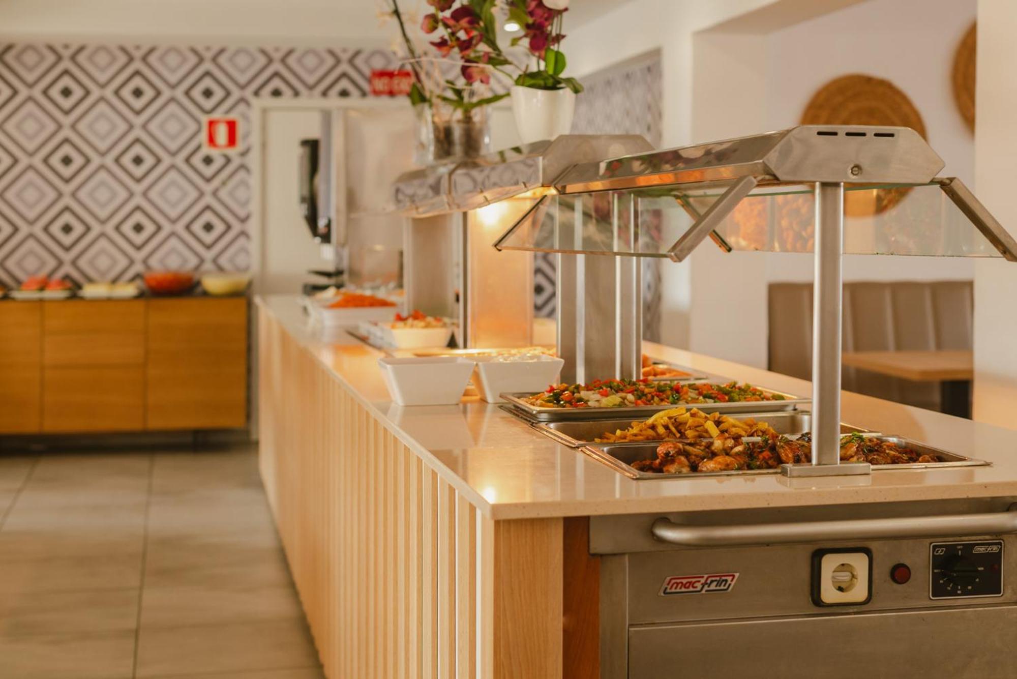 Hotel Lliteras Кала Ратхада Екстериор снимка
