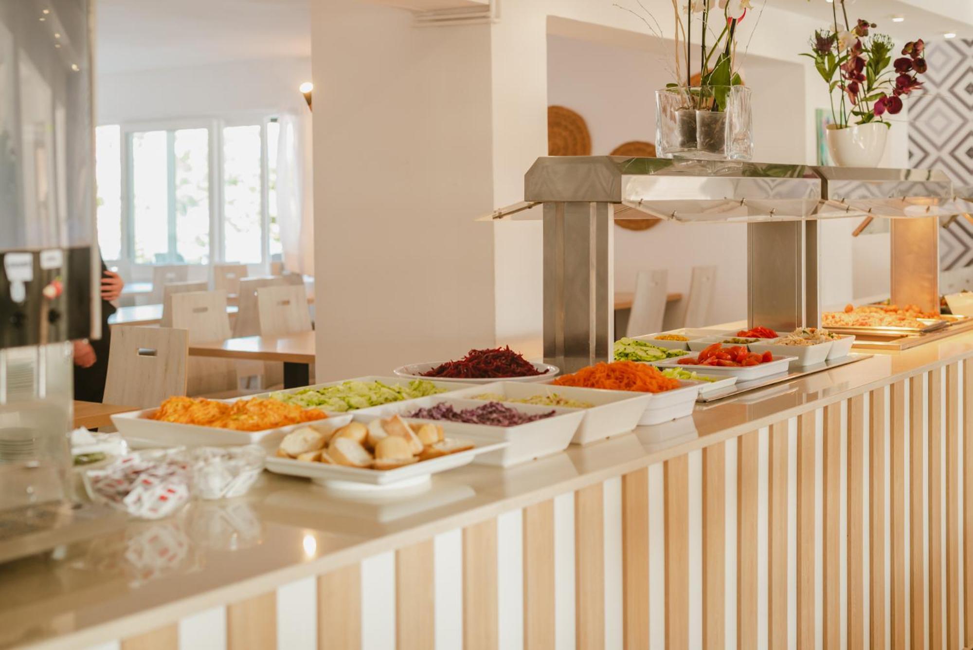 Hotel Lliteras Кала Ратхада Екстериор снимка