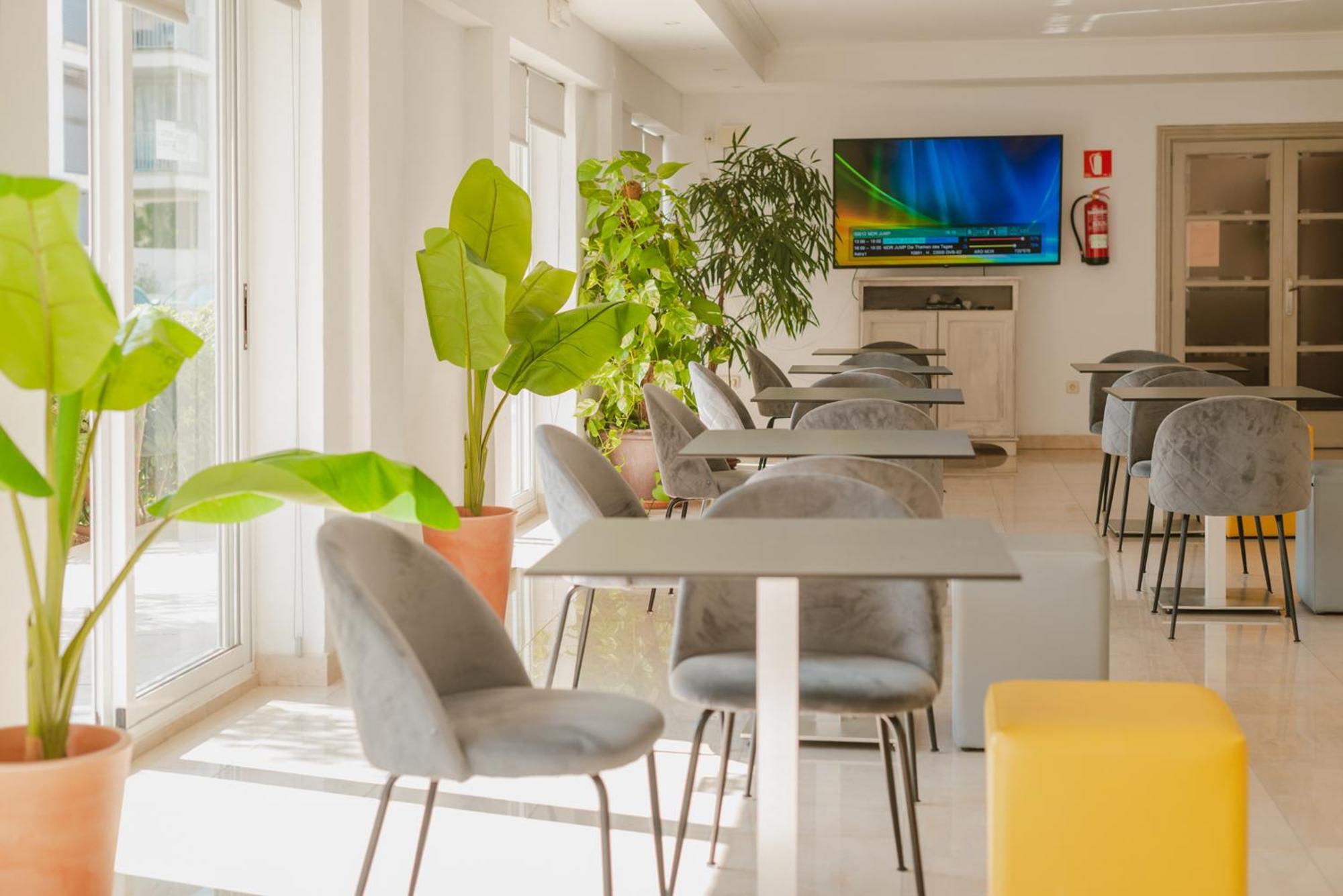 Hotel Lliteras Кала Ратхада Екстериор снимка