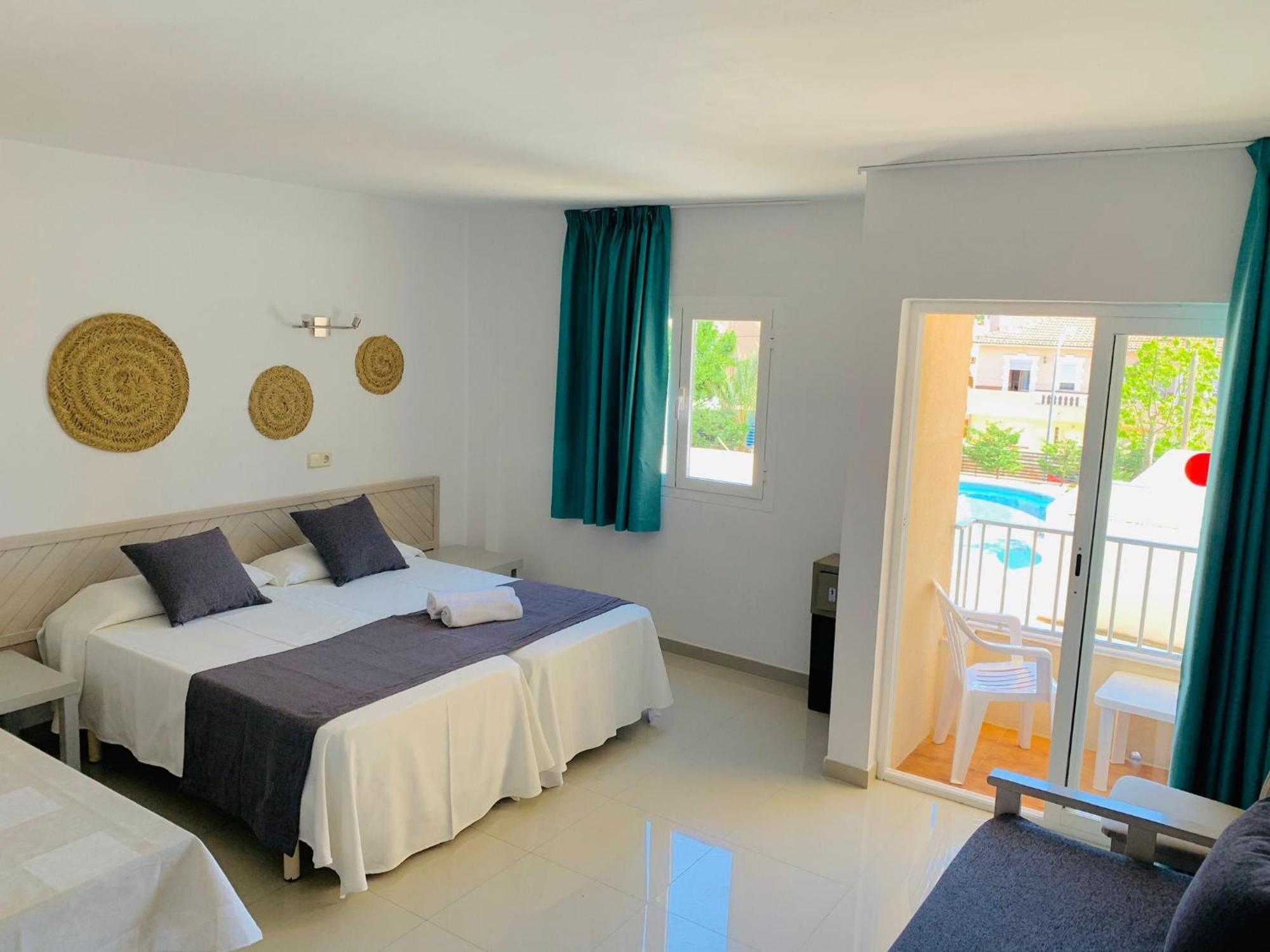 Hotel Lliteras Кала Ратхада Екстериор снимка